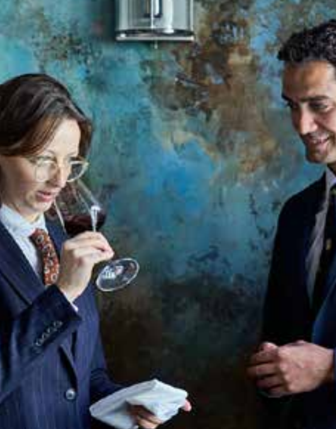 The deductive tasting, in practice — from Sommelier, Chapter 2